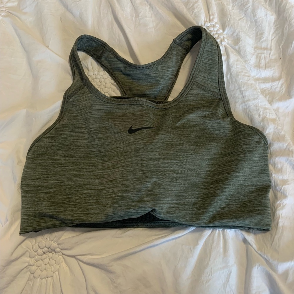 Nike sportbras - Picture 1 of 2